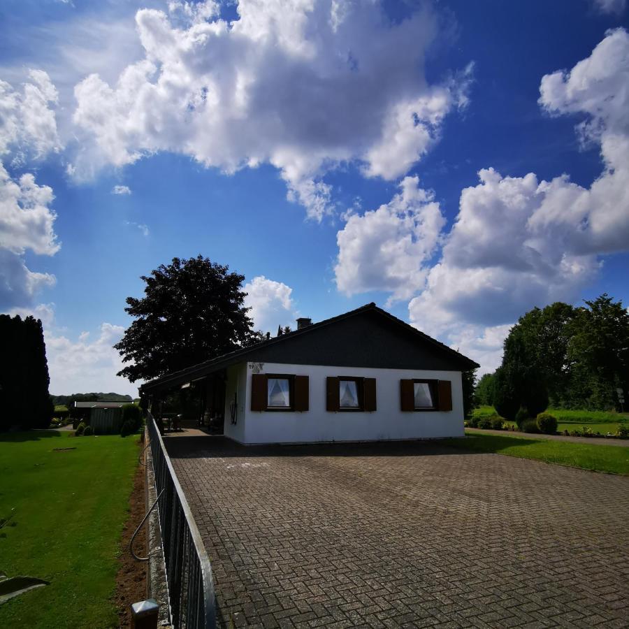 Bb19 Eifel-Ferienhaus Am Moseltal Mit Saunahaus Beuren  外观 照片